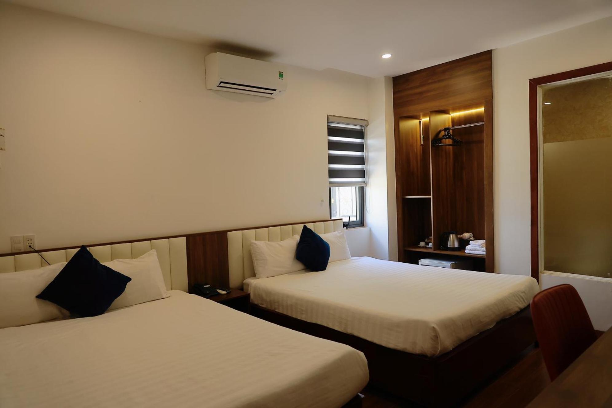 เลอ ซองทร์ โฮเต็ล Hotel เปลกู ภายนอก รูปภาพ