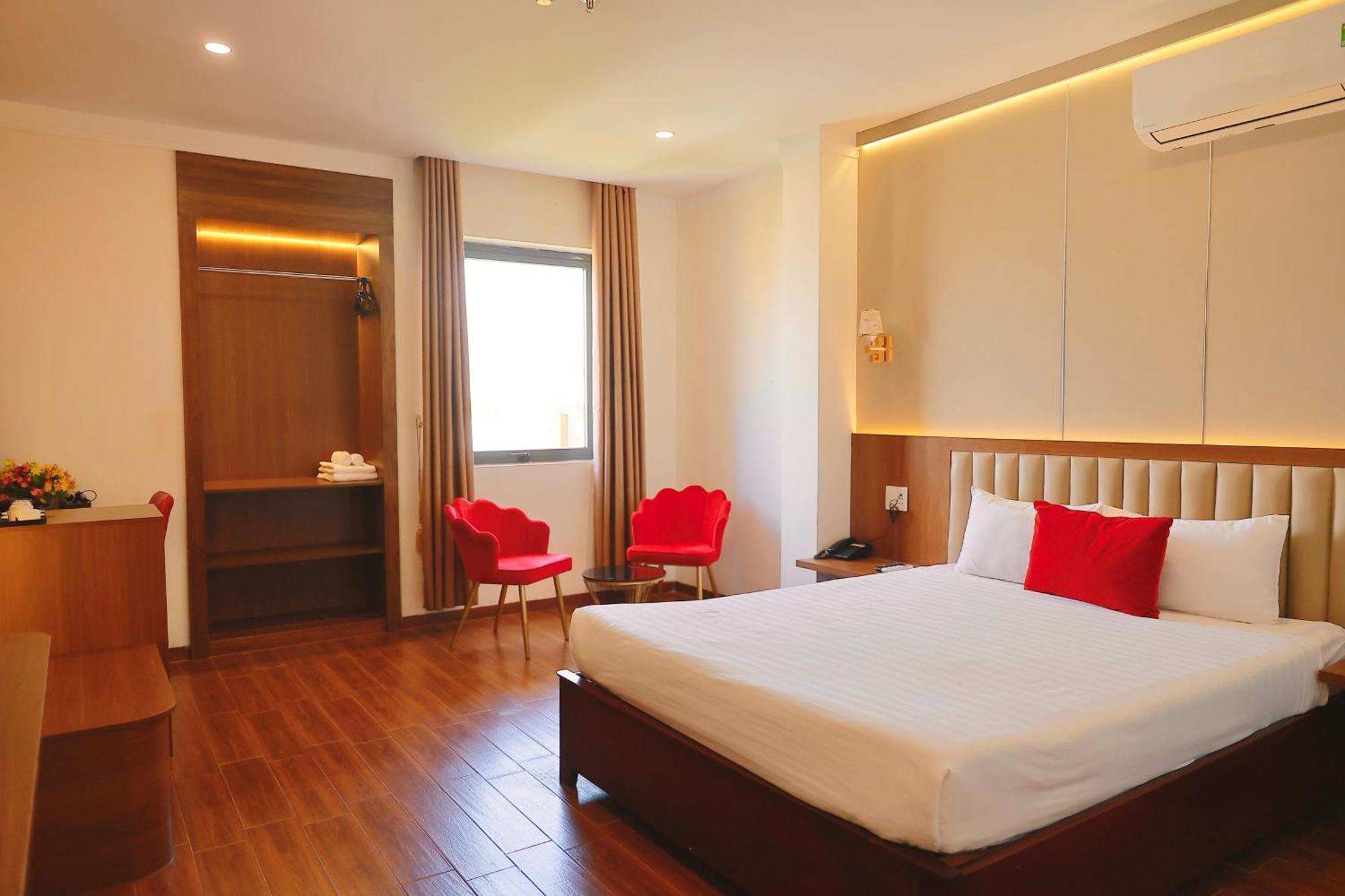 เลอ ซองทร์ โฮเต็ล Hotel เปลกู ภายนอก รูปภาพ