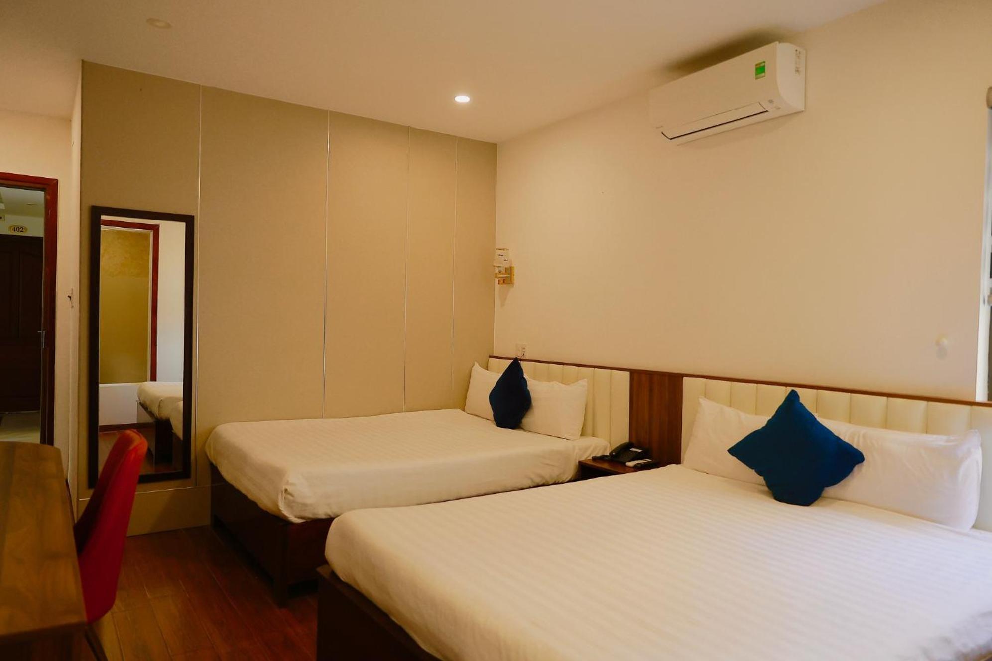 เลอ ซองทร์ โฮเต็ล Hotel เปลกู ภายนอก รูปภาพ